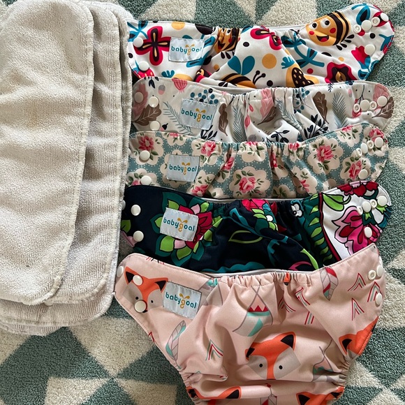 Colorful Cloth Diaper Set - Picture 3 of 4